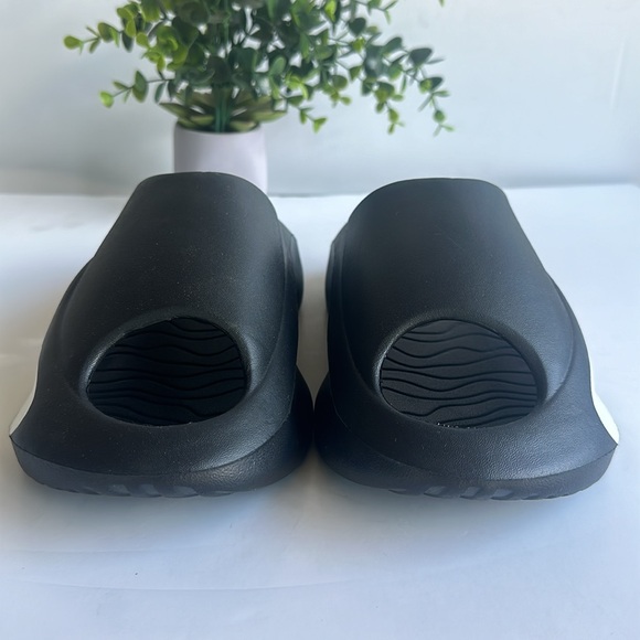 Hollow Out Futuristic Beach Slippers In Black and White-Sz 42-43-US 10-10.5 - Picture 5 of 15